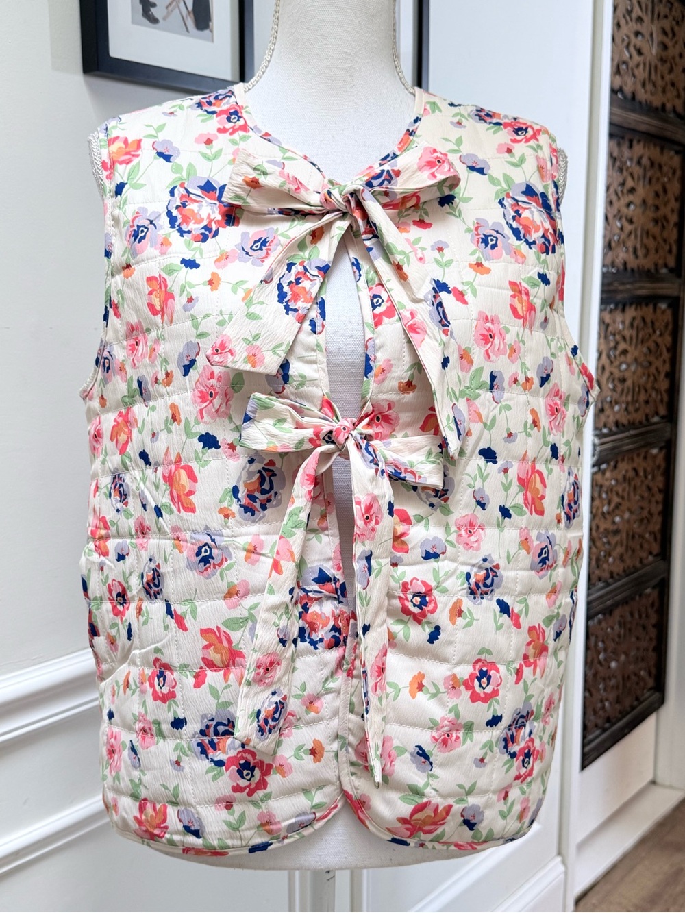 Xuehaya Floral Quilted Tie Front Puffer Vest Lightweight Pockets Size S NWT